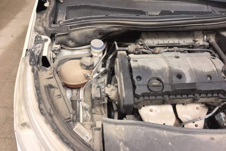 Used Peugeot 2008 2014 1.6L Automatic Fashion Edition Engine Bay Right