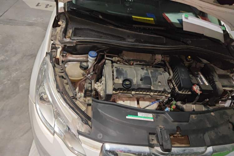 Used Peugeot 2008 2014 1.6L Automatic Fashion Edition Engine Bay Right