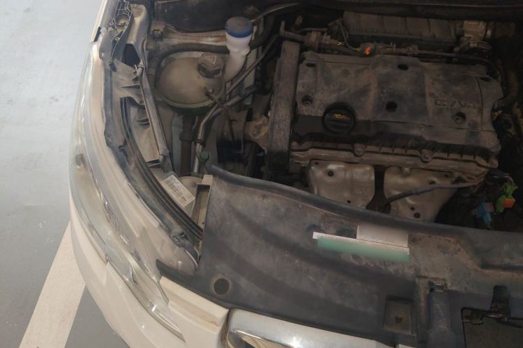 Used Peugeot 2008 2014 1.6L Manual Trend Edition Engine Bay Right