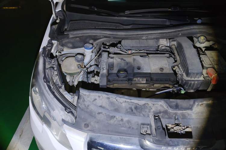 Used Peugeot 2008 2014 1.6L Automatic Fashion Edition Engine Bay Right