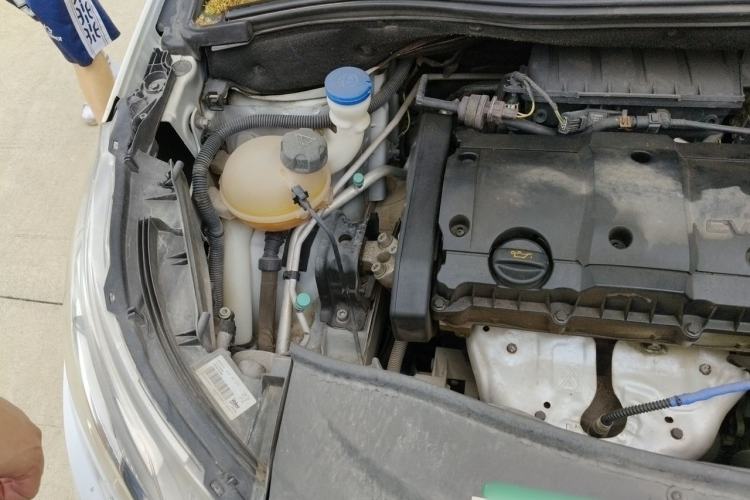 Used Peugeot 2008 2014 1.6L Automatic Navigation Edition Engine Bay Right