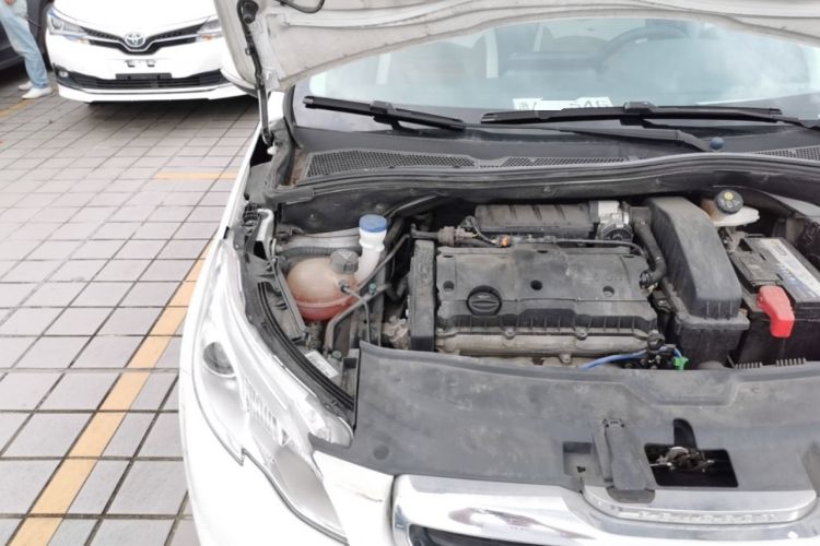 Used Peugeot 2008 2014 1.6L Automatic Trend Edition Engine Bay Right