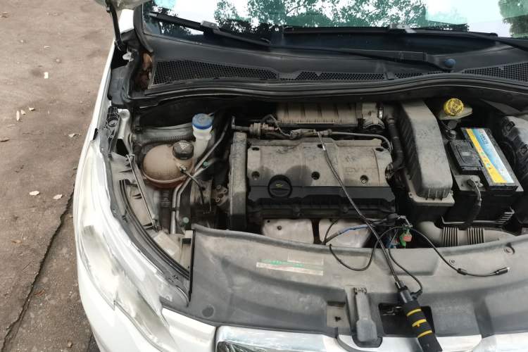 Used Peugeot 2008 2014 1.6L Automatic Trend Edition Engine Bay Right