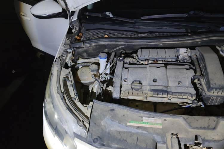 Used Peugeot 2008 2014 1.6L Automatic Fashion Edition Engine Bay Right