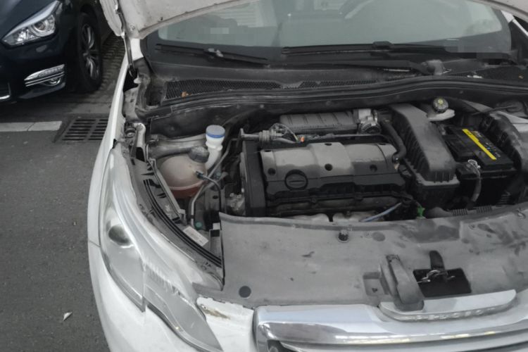 Used Peugeot 2008 2014 1.6L Automatic Fashion Edition Engine Bay Right
