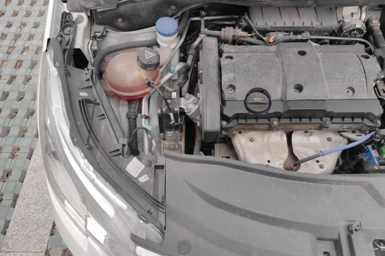 Used Peugeot 2008 2014 1.6L Automatic Fashion Edition Engine Bay Right