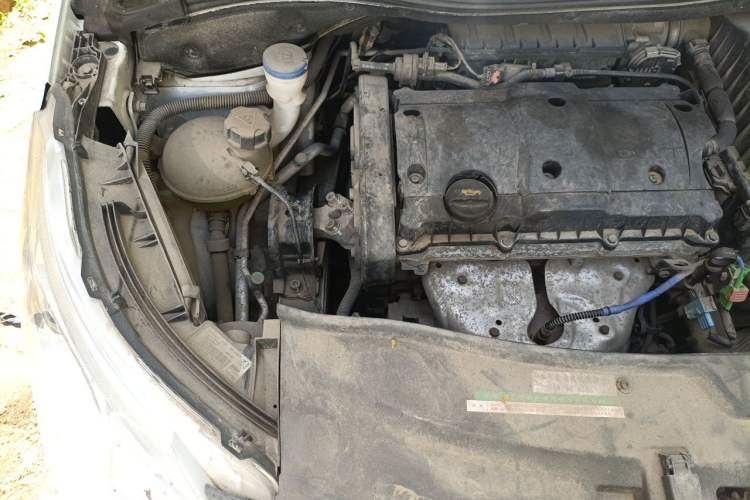 Used Peugeot 2008 2014 1.6L Manual Trend Edition Engine Bay Right