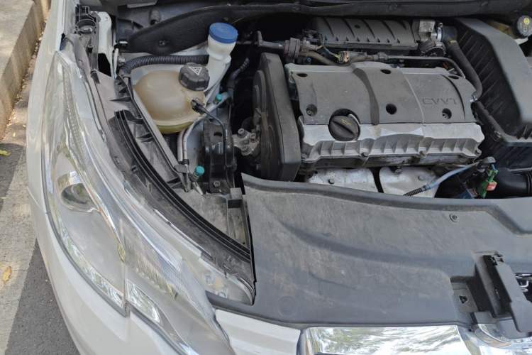 Used Peugeot 2008 2014 1.6L Automatic Fashion Edition Engine Bay Right