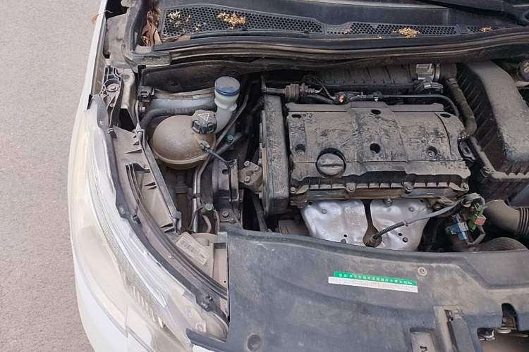 Used Peugeot 2008 2014 1.6L Manual Fashion Edition Engine Bay Right