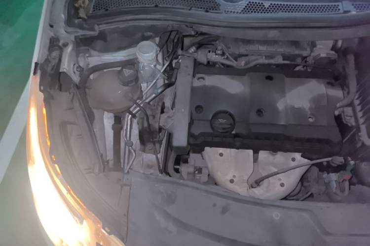 Used Peugeot 2008 2014 1.6L Automatic Trend Edition Engine Bay Right