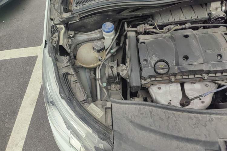 Used Peugeot 2008 2014 1.6L Automatic Navigation Edition Engine Bay Right