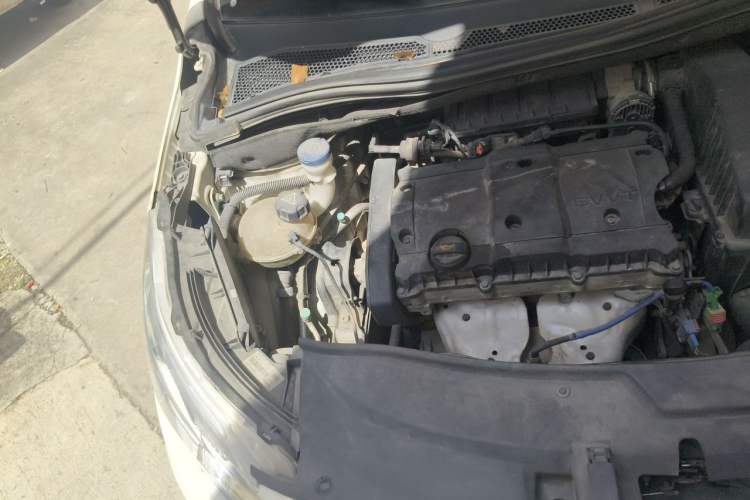 Used Peugeot 2008 2014 1.6L Automatic Trend Edition Engine Bay Right