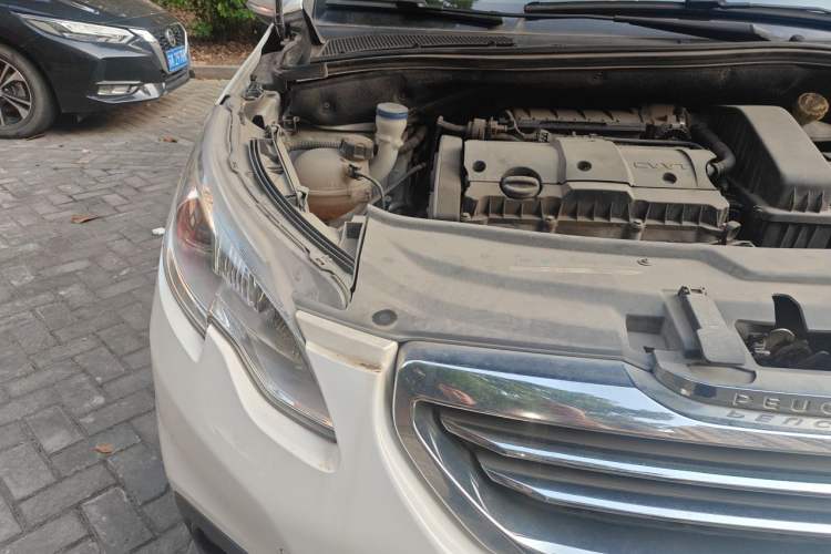 Used Peugeot 2008 2014 1.6L Manual Fashion Edition Engine Bay Right