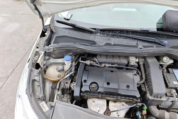 Used Peugeot 2008 2014 1.6L Automatic Trend Edition Engine Bay Right