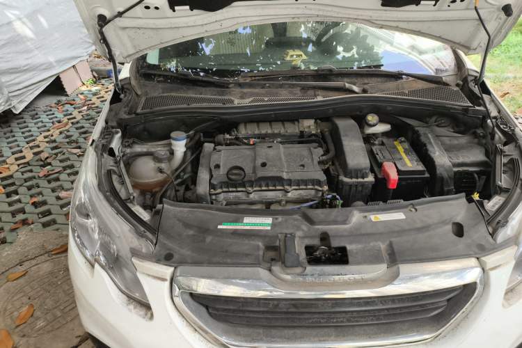 Used Peugeot 2008 2014 1.6L Manual Trend Edition Engine Bay Right