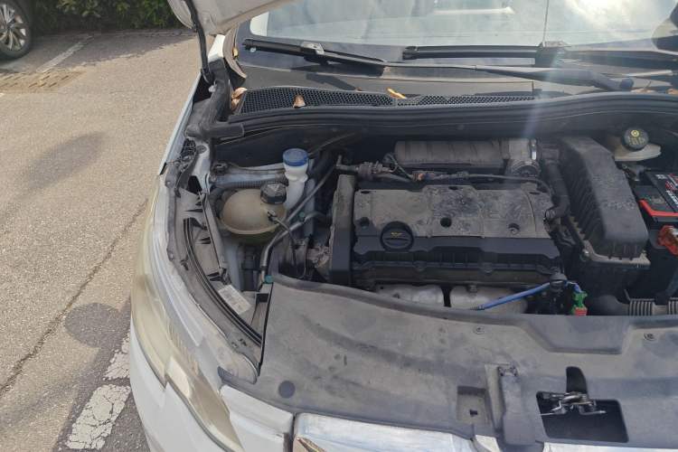 Used Peugeot 2008 2014 1.6L Automatic Fashion Edition Engine Bay Right