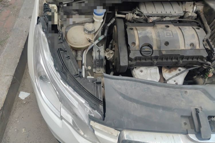 Used Peugeot 2008 2014 1.6L Automatic Trend Edition Engine Bay Right