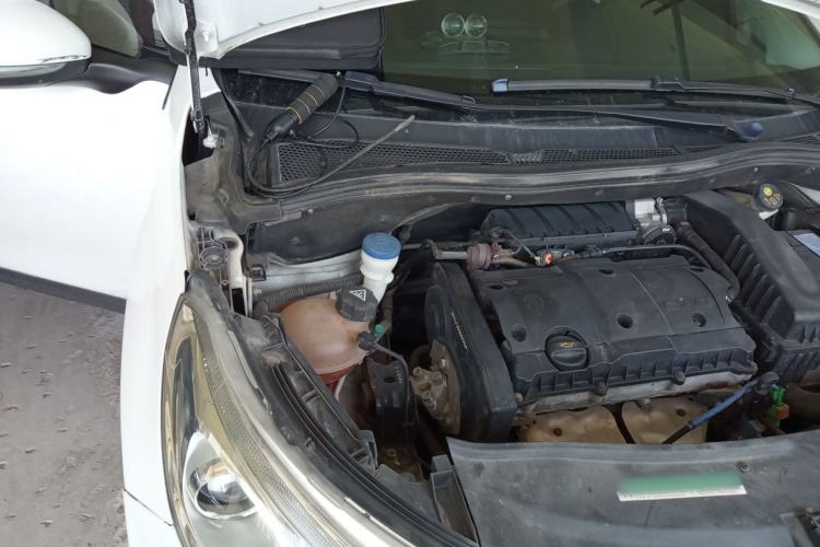 Used Peugeot 2008 2014 1.6L Automatic Trend Edition Engine Bay Right