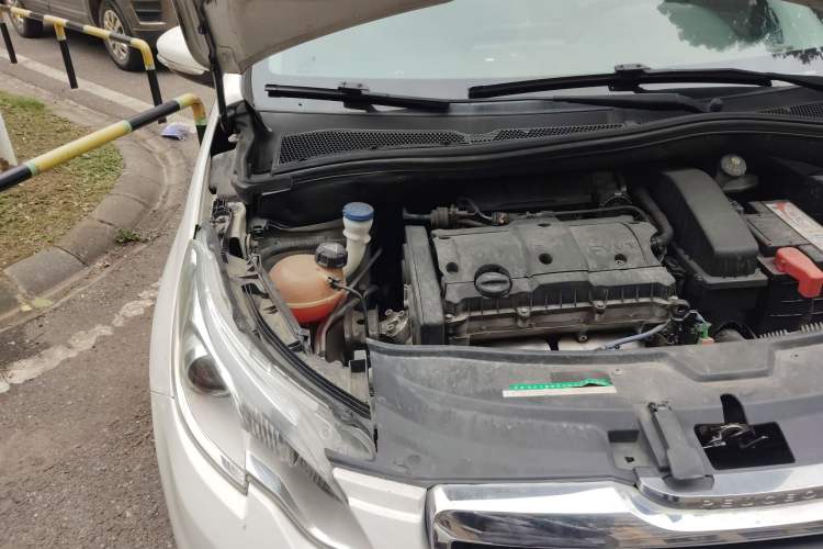 Used Peugeot 2008 2014 1.6L Manual Trend Edition Engine Bay Right
