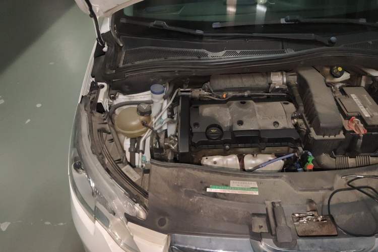 Used Peugeot 2008 2014 1.6L Automatic Fashion Edition Engine Bay Right