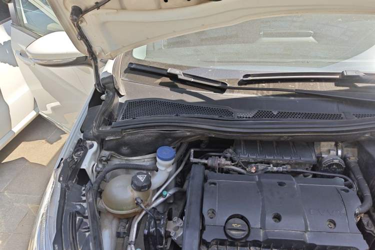Used Peugeot 2008 2014 1.6L Automatic Fashion Edition Engine Bay Right