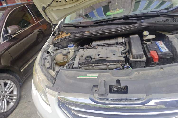 Used Peugeot 2008 2014 1.6L Automatic Fashion Edition Engine Bay Right