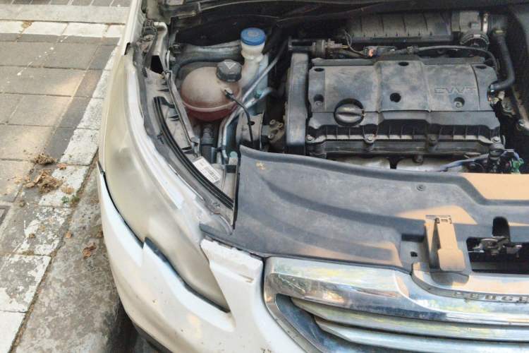 Used Peugeot 2008 2014 1.6L Automatic Trend Edition Engine Bay Right