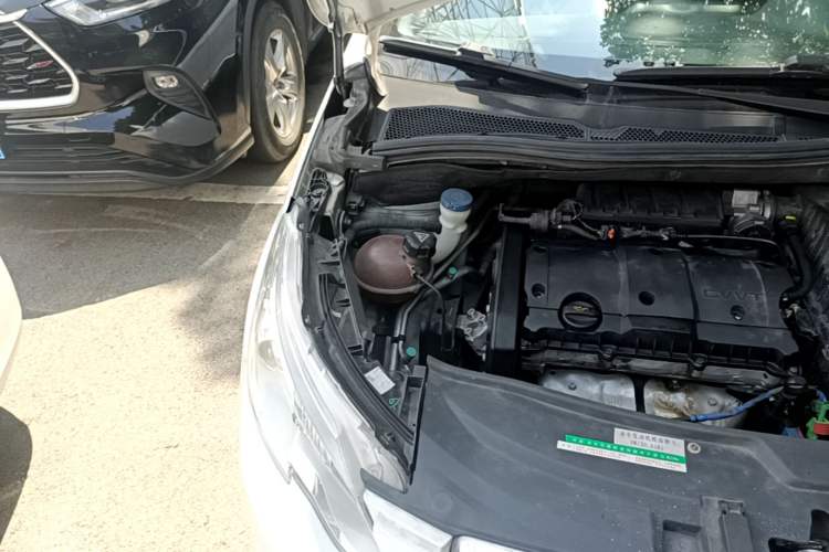 Used Peugeot 2008 2014 1.6L Automatic Fashion Edition Engine Bay Right