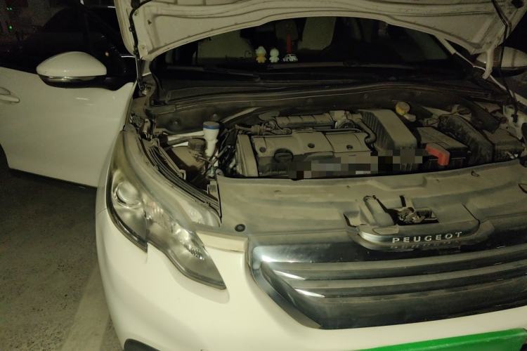 Used Peugeot 2008 2014 1.6L Manual Fashion Edition Engine Bay Right