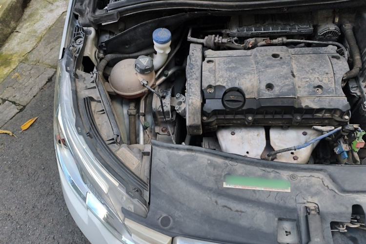 Used Peugeot 2008 2014 1.6L Automatic Trend Edition Engine Bay Right