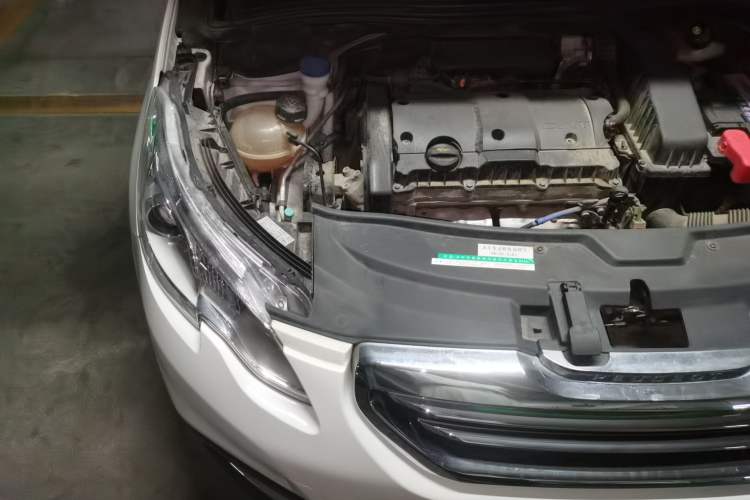 Used Peugeot 2008 2014 1.6L Automatic Fashion Edition Engine Bay Right