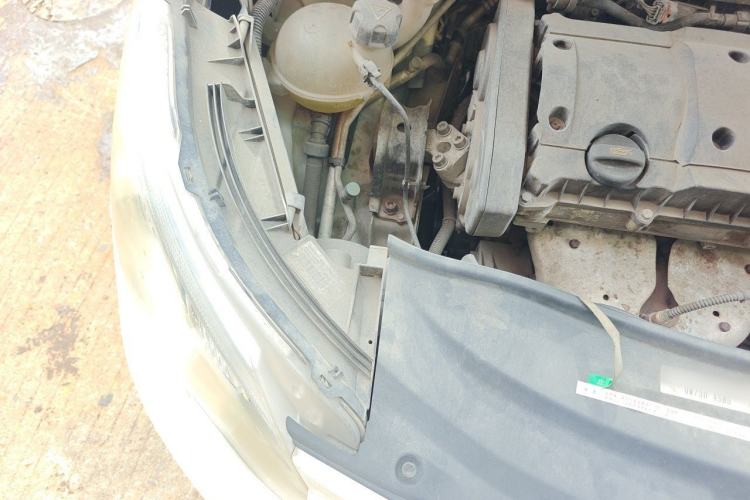 Used Peugeot 2008 2014 1.6L Automatic Fashion Edition Engine Bay Right