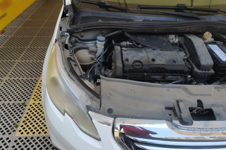 Used Peugeot 2008 2014 1.6L Automatic Fashion Edition Engine Bay Right