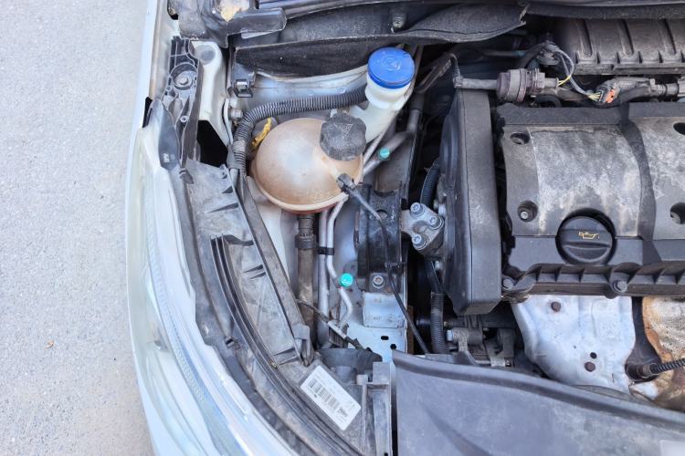 Used Peugeot 2008 2014 1.6L Automatic Fashion Edition Engine Bay Right