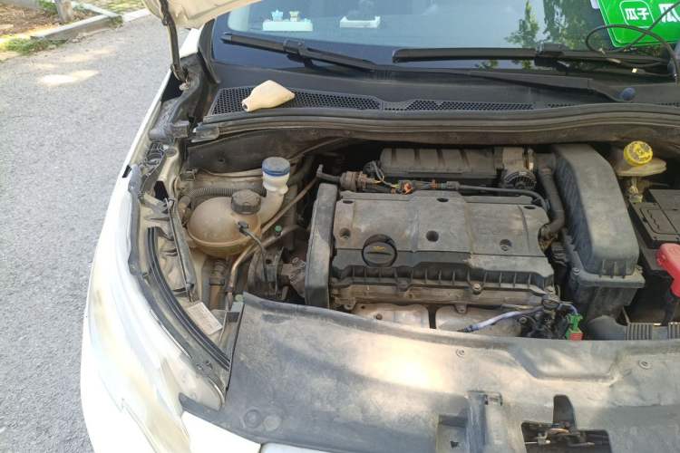 Used Peugeot 2008 2014 1.6L Automatic Trend Edition Engine Bay Right