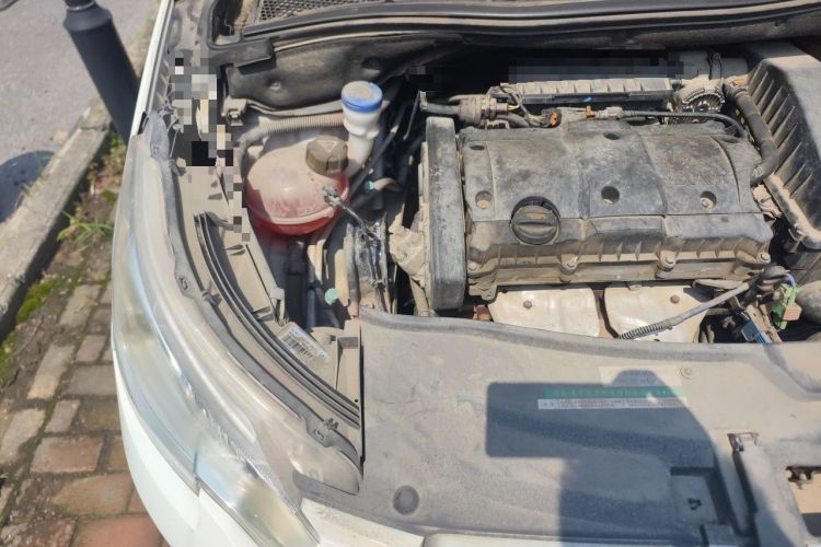 Used Peugeot 2008 2014 1.6L Automatic Trend Edition Engine Bay Right