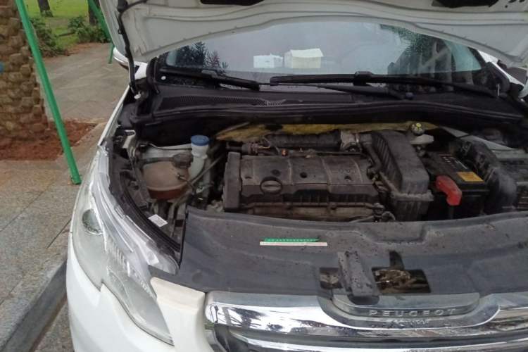 Used Peugeot 2008 2014 1.6L Automatic Fashion Edition Engine Bay Right