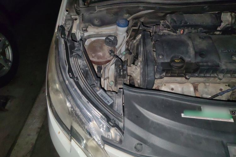Used Peugeot 2008 2014 1.6L Automatic Fashion Edition Engine Bay Right
