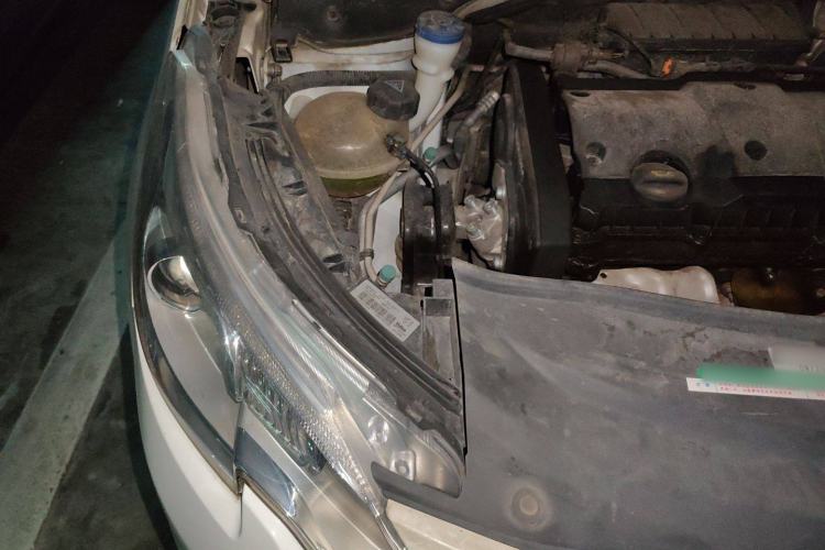 Used Peugeot 2008 2014 1.6L Automatic Fashion Edition Engine Bay Right