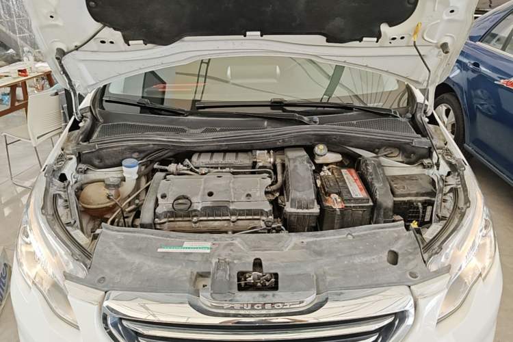 Used Peugeot 2008 2014 1.6L Automatic Fashion Edition Engine Bay