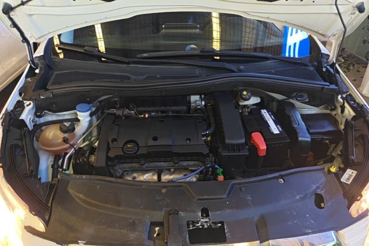 Used Peugeot 2008 2014 1.6L Automatic Fashion Edition Engine Bay