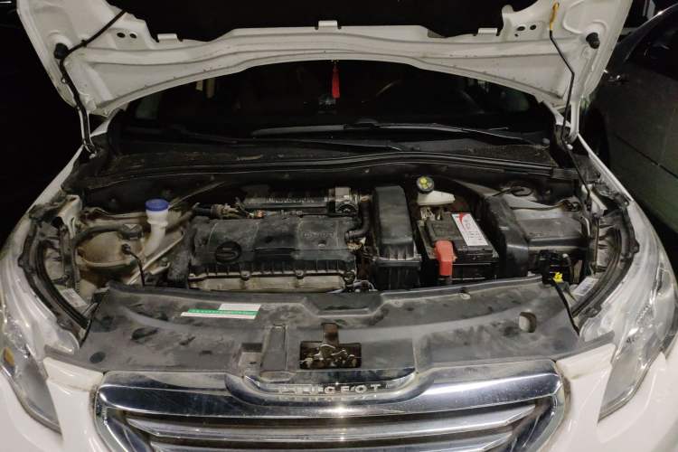 Used Peugeot 2008 2014 1.6L Manual Fashion Edition Engine Bay