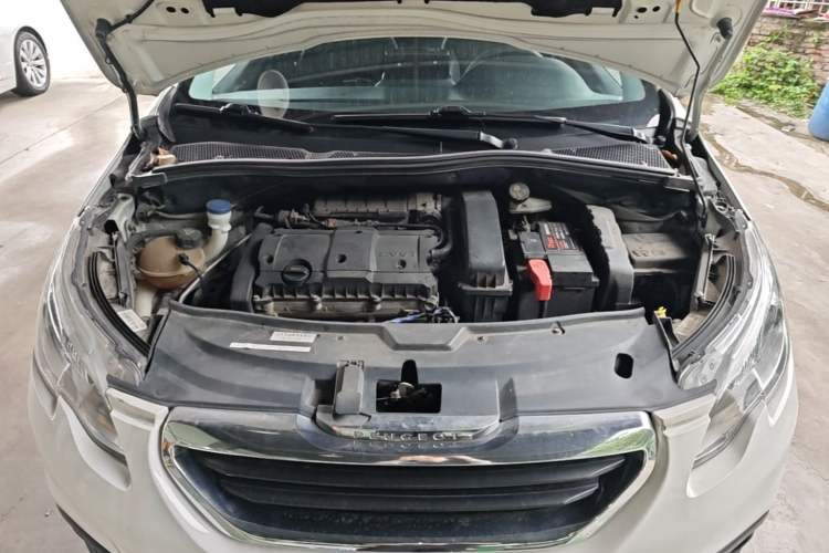 Used Peugeot 2008 2014 1.6L Automatic Trend Edition Engine Bay