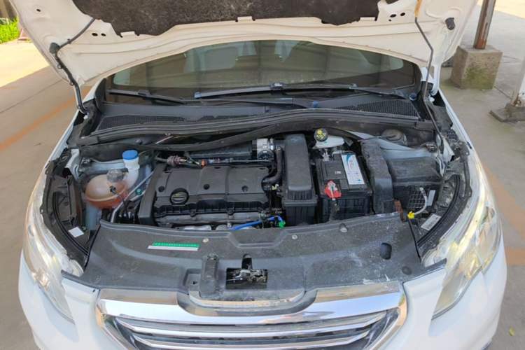 Used Peugeot 2008 2014 1.6L Automatic Navigation Edition Engine Bay