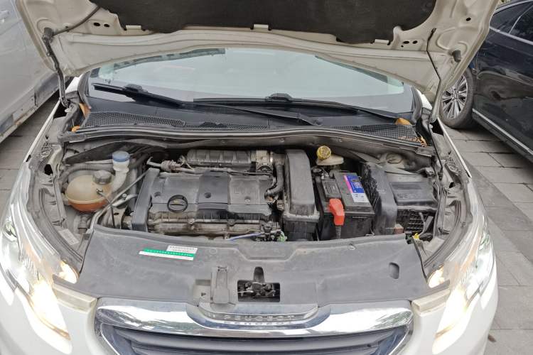 Used Peugeot 2008 2014 1.6L Automatic Trend Edition Engine Bay