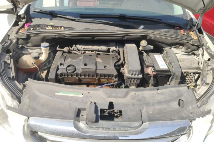 Used Peugeot 2008 2014 1.6L Automatic Fashion Edition Engine Bay