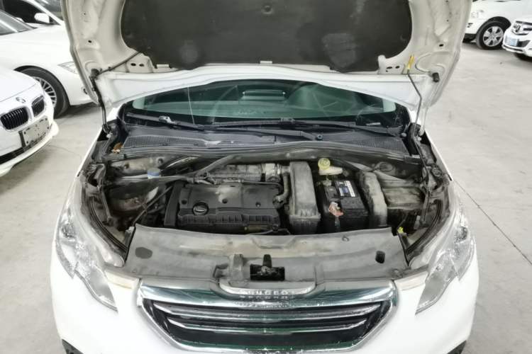Used Peugeot 2008 2014 1.6L Automatic Fashion Edition Engine Bay