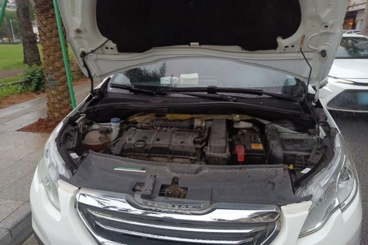 Used Peugeot 2008 2014 1.6L Automatic Fashion Edition Engine Bay