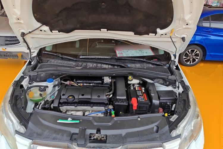 Used Peugeot 2008 2014 1.6L Manual Trend Edition Engine Bay