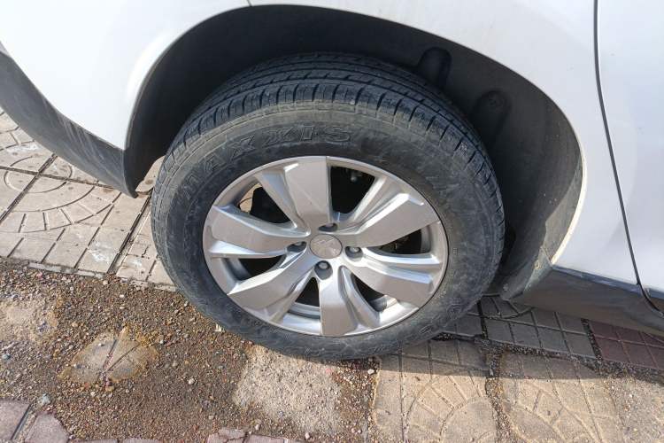 Used Peugeot 2008 2014 1.6L Automatic Fashion Edition Exterior 1